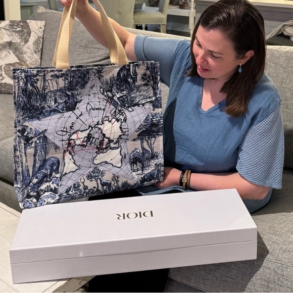 Dior “Around the World”Elegant Tote and Gift Box - Picture 1 of 8